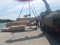 Hiab nosturilla toimitukset